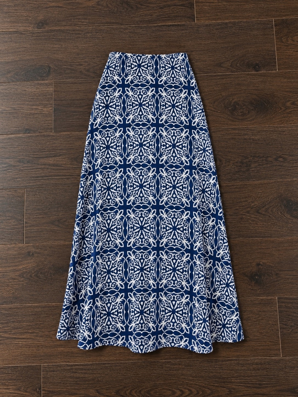 Boden Navy and White Tile-Print Maxi Skirt - 18